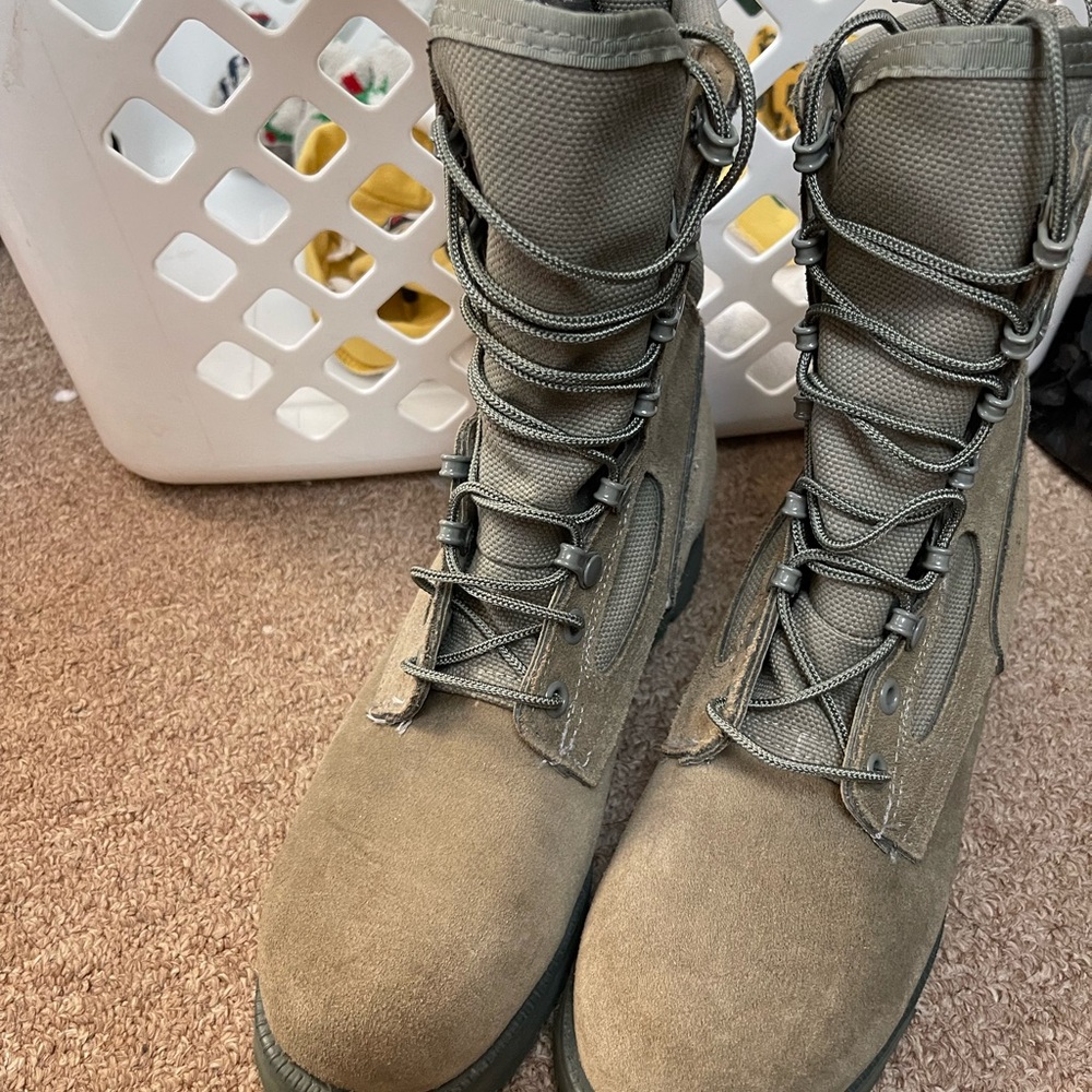 GORE-TEX Women's Combat Boots Olive - Picture 3 of 6
